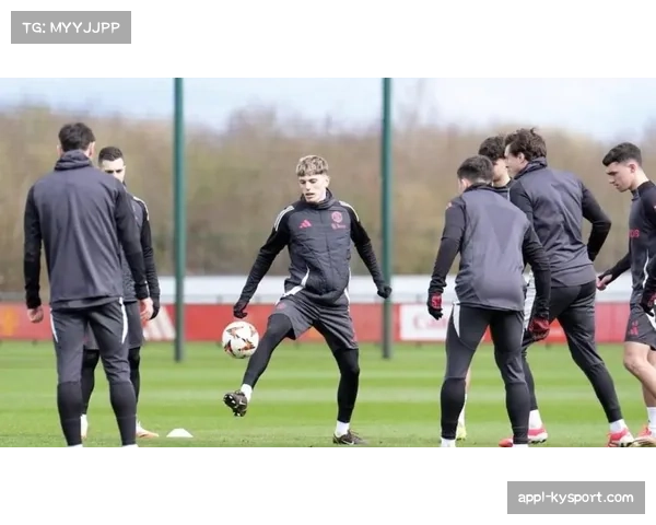 战术复盘：曼联战平热刺，B费与麦迪逊在中场的“互锁”与消耗